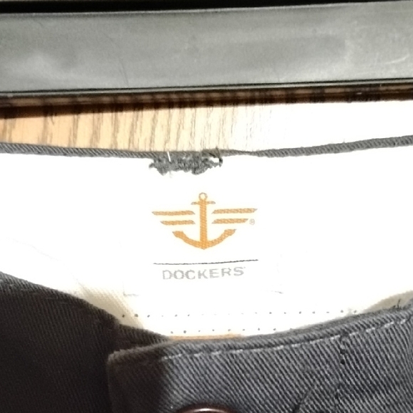 Dockers Pacific Cargo Short  Size 32.  Navy - Picture 3 of 6